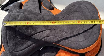 Bezkostrové FreeMax sedlo oranžové - 8