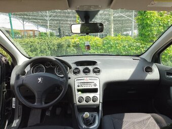Peugeot 308 - 8