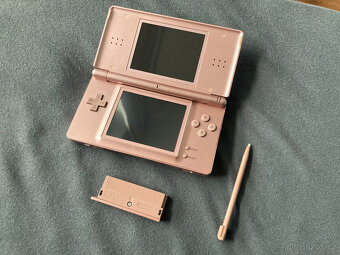 Nintendo DS Lite Metallic Rose - 8