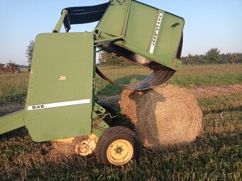 Svinovací lis JOHN DEERE 545 - 8