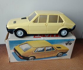 Fiat ritmo s originální krabičkou 1986 ITES stará hračka - 8