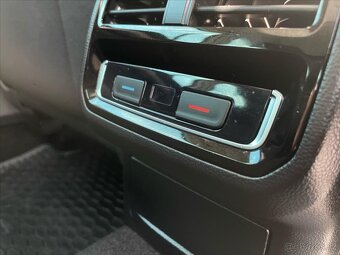 Volkswagen Passat 2,0 TDI BMT 140kW DSG Business (2020) - 8