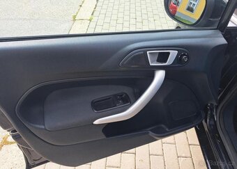 Ford Fiesta 1,4 TDCI Titanium nafta manuál 52 kw - 8