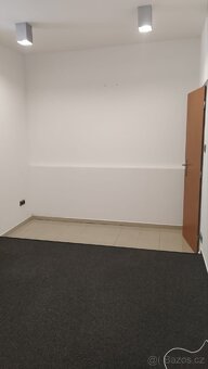 PRONÁJEM MODERNÍ KANCELÁŘE VE ZLÍNĚ - 8