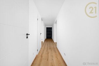 Moderní rodinný dům 6+kk s nadstandardním vybavením - 8