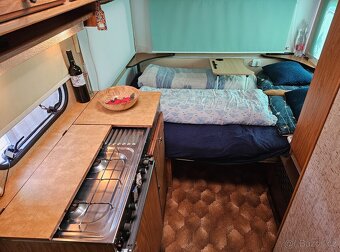 Karavan Knaus – kompletně zařízený, celoročně obyvatelný - 8