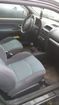 Renault Clio - 8