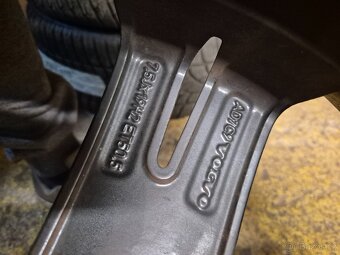 5x108 volvo 235/50 R19 - 8