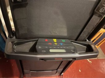 Běžecký pás DOMYOS RUN100E rok záruka v Decathlonu (K. Vary) - 8