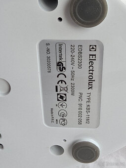 ELECTROLUX EDBS230 - LUXUSNÍ PARNÍ ŽEHLÍCÍ STANICE - 8