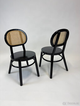 21 kusů zánovních židlí s ratanovým opěradlem -masivní dřevo - 8