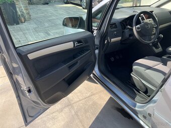 Opel Zafira 1.6i 85KW BEZ KOROZE,NEVÍDANÝ STAV,PARKI.2X ALU - 8