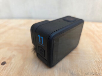 GoPro HERO 11, dálkový ovladač, 4 baterie, příslušenství - 8