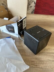 Rádio/budík Sony ICF-C1 - 8