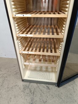 Vinotéka Liebherr Vinidor - 8