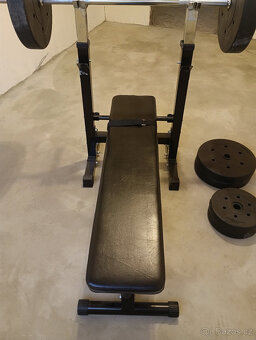Lavice a dvourucni cinka na posilovani Bench press - 8