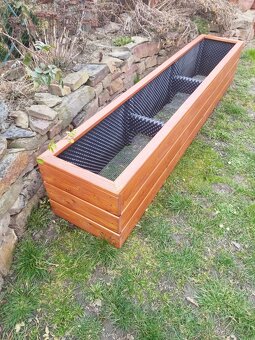 Vyvýšený záhon z modřínu - 8