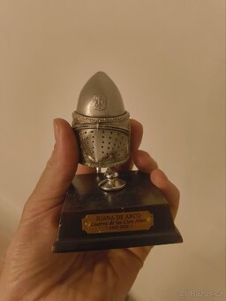 Sběratelské miniatury historických přileb (17 kusů) - 8