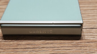 Samsung Galaxy Z Flip 6 5G 256GB Light Green - 8