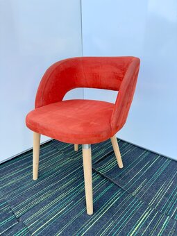 Nevyužité židle - 8