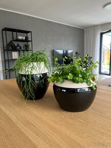 Vázy/dekorace na stojanu HM - 8