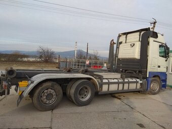 Hákový nosič kontajnerů MERCEDES ACTROS 2546 - 8