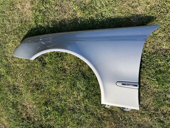 Mercedes W211 blatník - barva 723 - 8