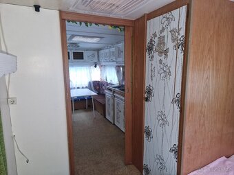 Karavan na pevné stání - 8