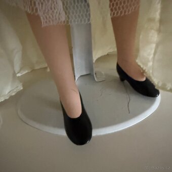 Porcelánová panenka - 8