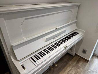 Bílé pianino Petrof - 8