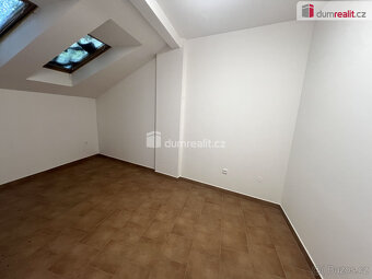 Pronájem podkrovního bytu 2+kk – Kolín Zálabí, ul. Štítného - 8