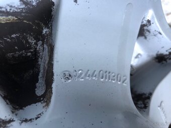 Mercedes půlměsíce, 8 loch, r15 - 8