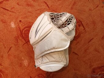 Brankářská lapačka Bauer Vapor Hyperlite 2, sr., klas. gard - 8