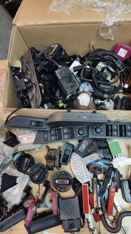 Prodám díly Škoda Kamiq Scala z havarovaného vozu - 8