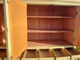 babiččin kredenc na chalupu - krásný - 8