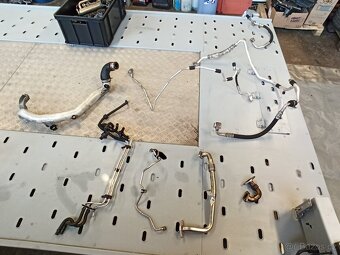 ŠKODA OCTAVIA 2. - 2.0TDi 125KW BMN - PŘÍSLUŠENSTVÍ MOTORU - 8