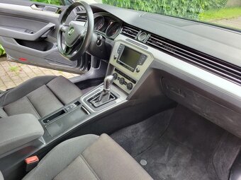 Volkswagen Passat 2.0 TDi DSG NAVIGACE - 8