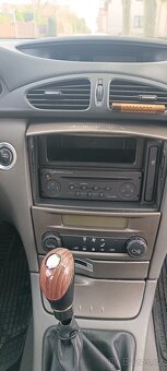 Laguna grandtour 2.0i 103kw r.v 2002 - 8