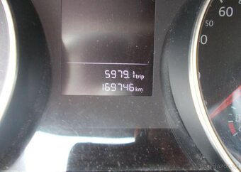Volkswagen Golf 1,2 TSI 63KW benzín manuál 63 kw - 8