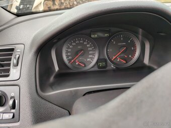 Volvo v50 - 8