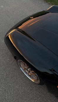Porsche 911 (993) Carrera 2 - 8