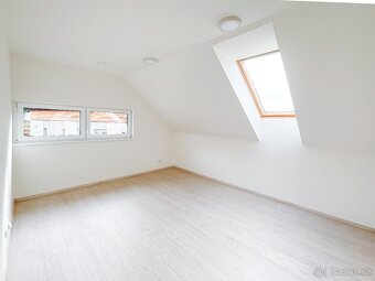 Pronájem rodinného domu 107 m², pozemek 190 m² - 8
