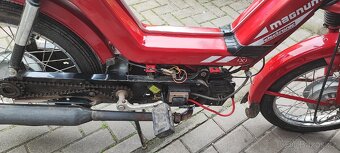 Moped Kinetic Magnum - 8