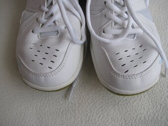 Sálová badmintonová sportovní obuv vel.40 - 8