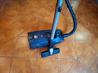 Profi vysavač - LUX intelligence - 8