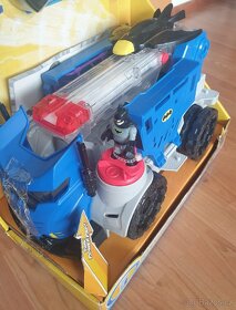 RC model Batman se šipkami - 8