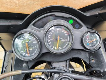 Suzuki RF 600 R - 8