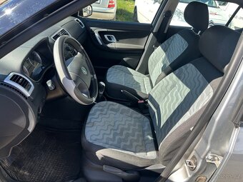 Škoda Fabia II 1.2 HTP Klima - 8
