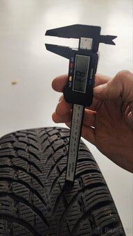 2ks Zimní 235/50/19 Nokian WR SUV4, DOT 0222, vzorek 8.5mm. - 8