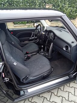 Mini Cooper 1.6i, 66 kW, rok výroby 4/ 2005 - 8